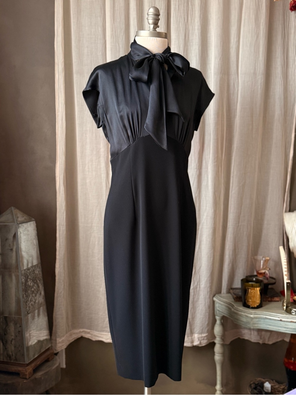 MaxMara Silk Black v neck Sheath Dress short Cap Sleeves 90s supermodel y2k